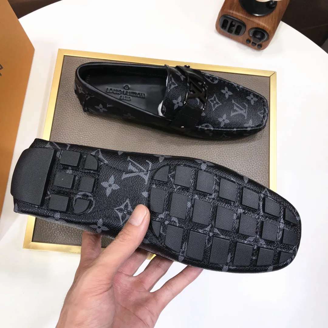 Men's men's shoes 💰420💰 [LV Doudou shoes] (water-dyed cowhide lining) new model is on the market, available on the official website. The new Doudou shoes are processed into single-color materials, and the uppers are made of imported cowhide material. The body of the shoe is fully hemmed with mark thread, and is lined with imported original cowhide leather. The elegant shoe shape is super suitable for all-matching, and the size is 38-44.